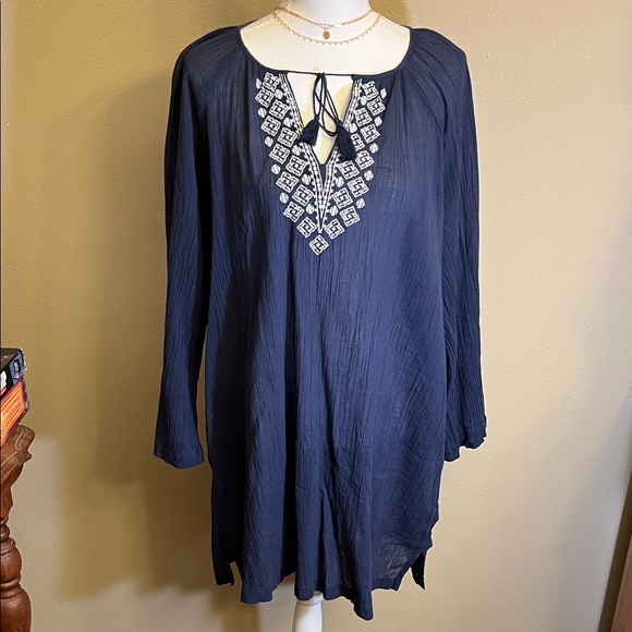 Old Navy Tops - Old Navy Navy Tunic with White Detailing